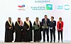 Aramco kündigt drei strategische Projekte an: modulare CO₂-Abscheidung, nachhaltige Flugkraftstoffe und den weltweit größten Carbon-Capture-and-Storage-Hub. Partner sind Carbon Clean, Samsung E&A, Total Energies, Sirc, Linde und SLB.