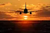 Flugzeug im Sonnenuntergang