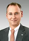Dr. Werner Baumann (Jg. 1962) soll im kommenden Jahr den Vorstandsvorsitz des Life Science-Konzerns Bayer übernehmen und damit Marijn Dekkers beerben (Bild: Bayer)