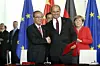 Signing of the MoU in Berlin in the presence of Germany’s Chancellor Angela Merkel and the Chinese Premier Li Keqiang: Martin Brudermüller, BASF’s Chairman of the Board of Executive Directors, and Lin Shaochun, Executive Vice Governor of Guangdong Pr