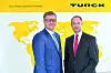 Christian Pauli (l.) und Christian Wolf (r.), Geschäftsführer der Turck-Holding, wollen in Europa, Asien und Amerika optimale Strukturen für Produktion, Logistik und Vertrieb schaffen, um die lokalen Kundenbedürfnisse abzudecken.