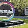 Unternehmenslogo am Covestro-Hauptsitz Leverkusen