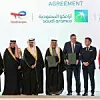 Aramco kündigt drei strategische Projekte an: modulare CO₂-Abscheidung, nachhaltige Flugkraftstoffe und den weltweit größten Carbon-Capture-and-Storage-Hub. Partner sind Carbon Clean, Samsung E&A, Total Energies, Sirc, Linde und SLB.