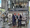 Uwe Kellner (links), VP Sales EMEIA MAAG Group, begrüßt Michael Heitzinger (rechts), neuer Manager Business Development Recycling Systems bei MAAG Group