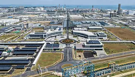 Der Chemiekonzern BASF hat am 26. März 2026 die offizielle Einweihung des Verbundstandorts in Zhanjiang im Süden Chinas gefeiert.