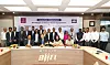Thyssenkrupp Nucera und BHEL schließen ihre strategische Kooperationsvereinbarung in der Unternehmenszentrale von BHEL in Neu-Delhi, Indien.